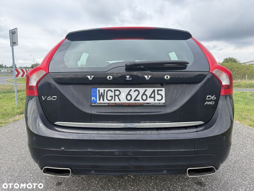 Volvo V60 D6 AWD Plug-in Hybrid Summum - 22