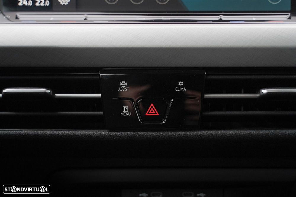 VW Golf 2.0 TDI Life DSG - 24