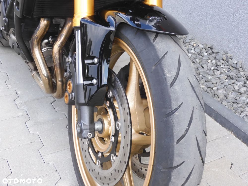 Yamaha FZ8 - 5