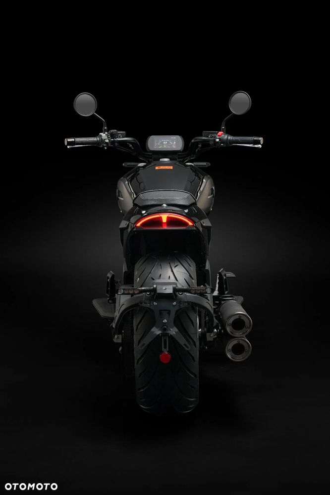 Morbidelli C1002V - 9