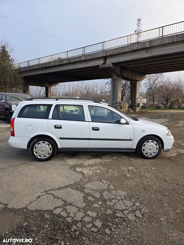 Opel Astra 1.4 Caravan - 8