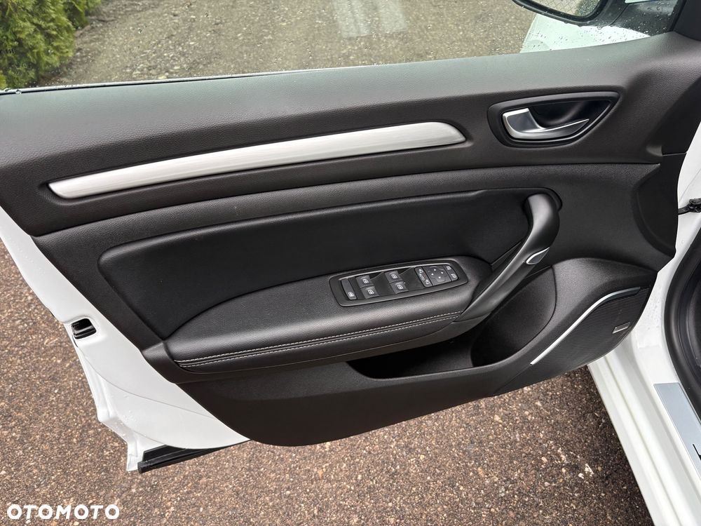 Renault Megane ENERGY TCe 130 BOSE EDITION - 31