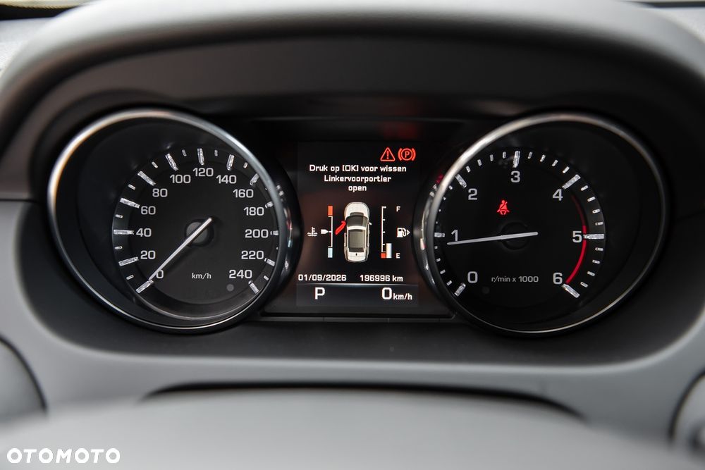 Land Rover Discovery Sport TD4 HSE Luxury - 23