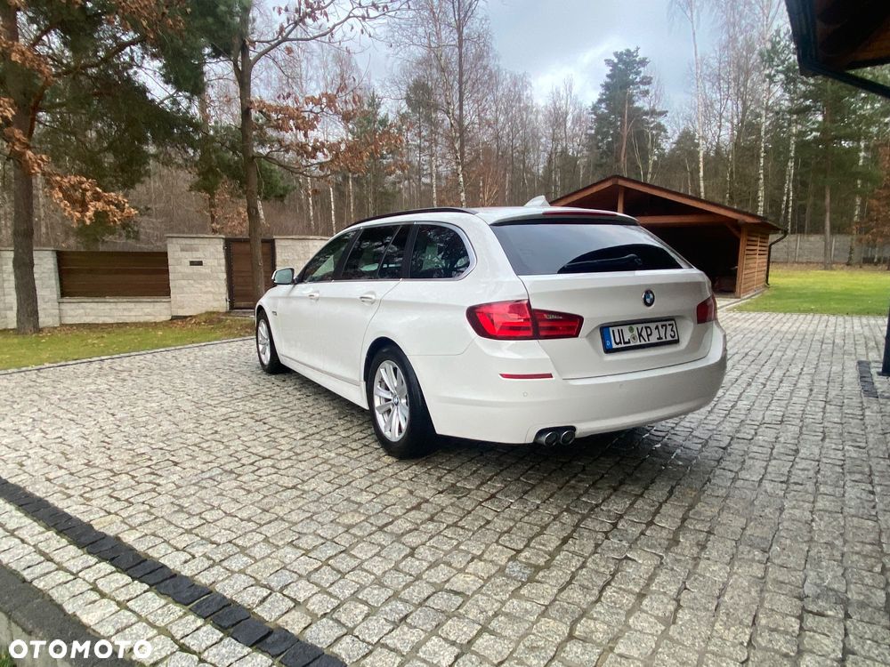 BMW Seria 5 525d xDrive Sport-Aut - 4