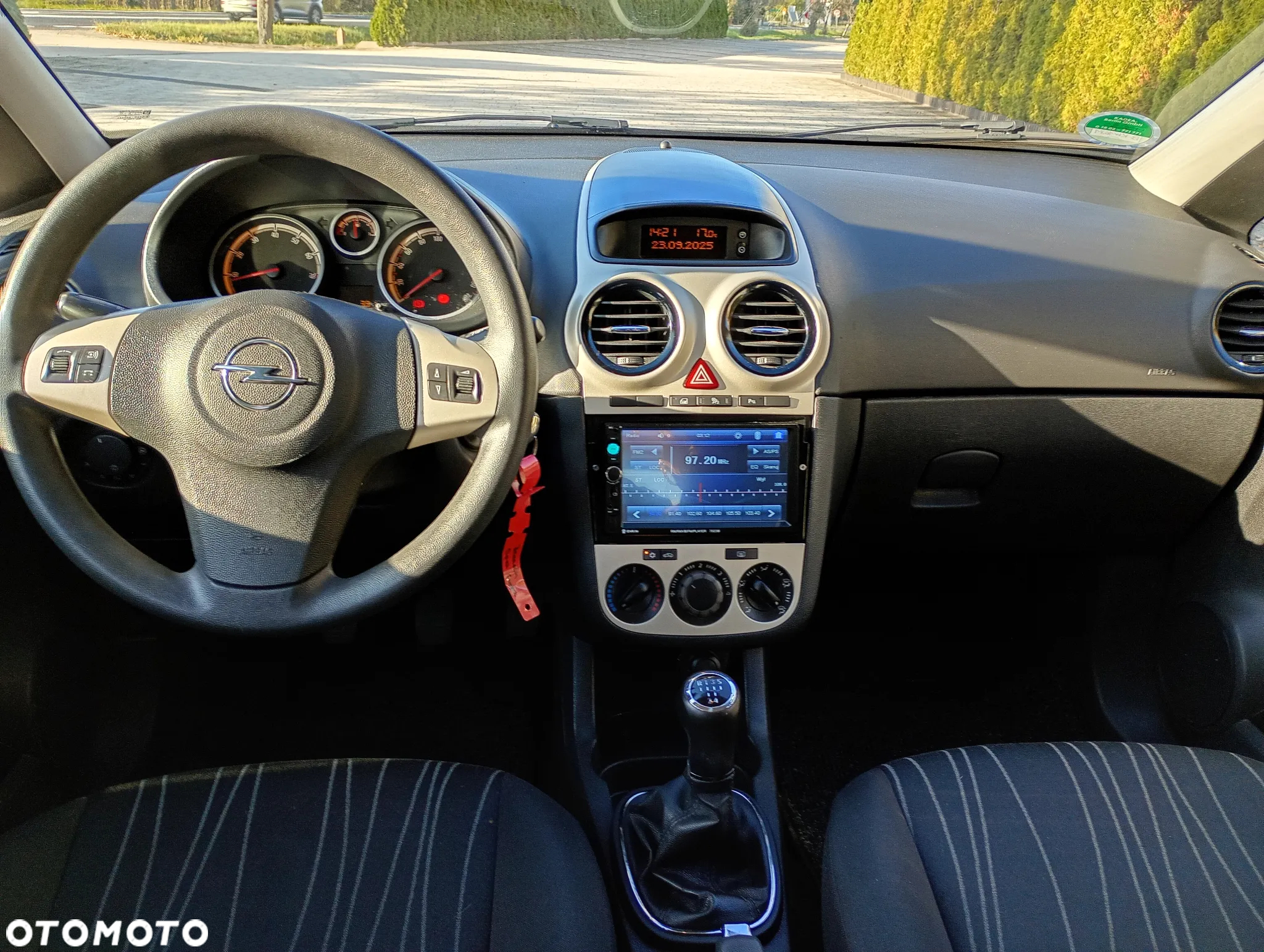 Opel Corsa 1.4 16V Edition - 5