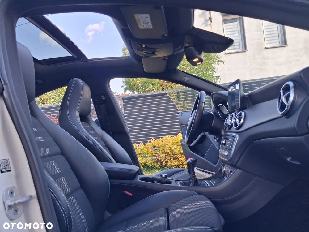 Mercedes-Benz CLA 200 - 16