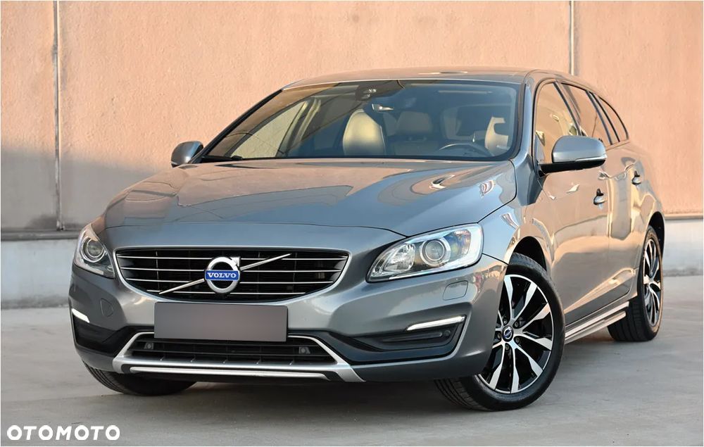 Volvo V60 D4 Geartronic Summum - 1