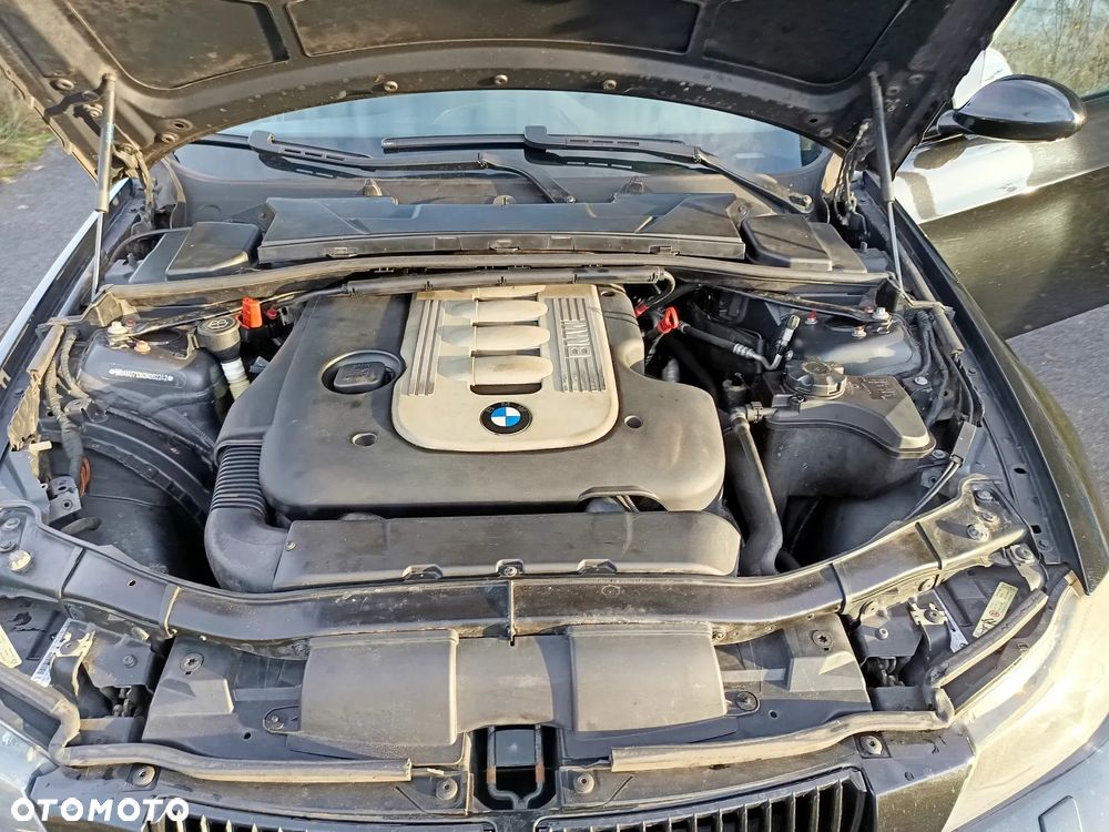 BMW Seria 3 325d DPF Touring - 11