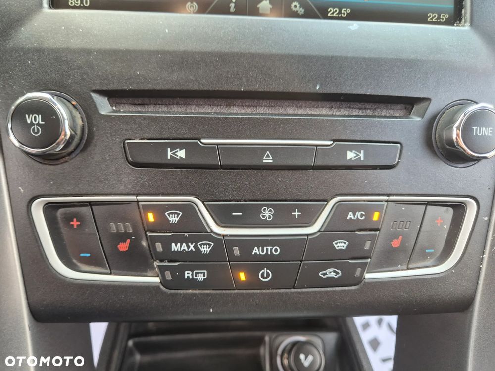 Ford Mondeo - 29