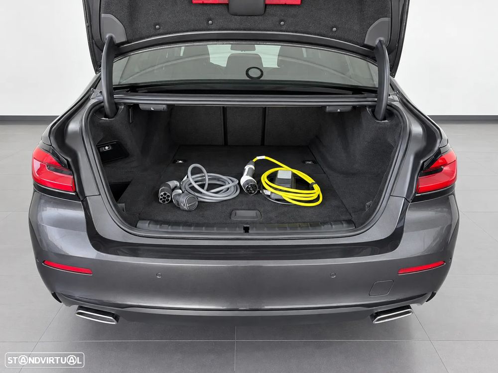 BMW 520 e Line Luxury - 54