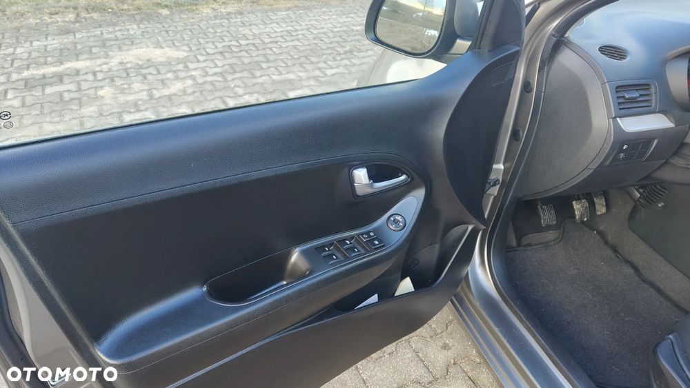 Kia Picanto 1.0 Dream Team Edition - 15