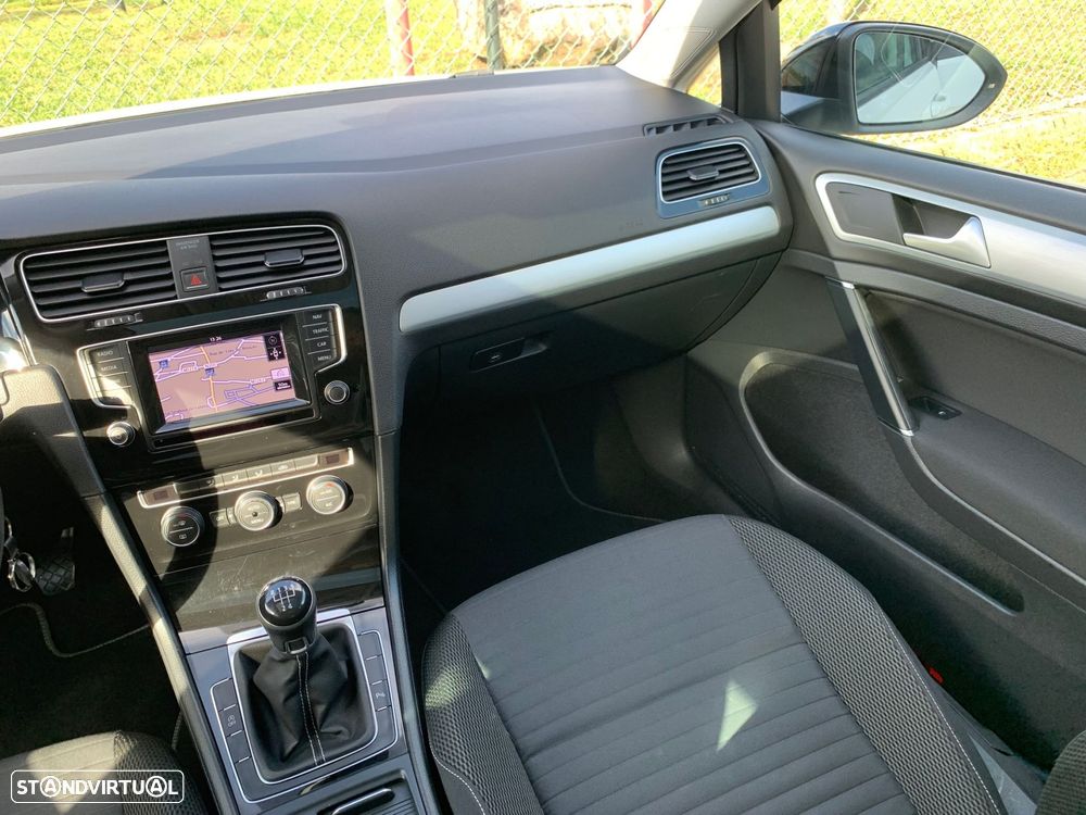 VW Golf 1.6 TDi R-Line - 17