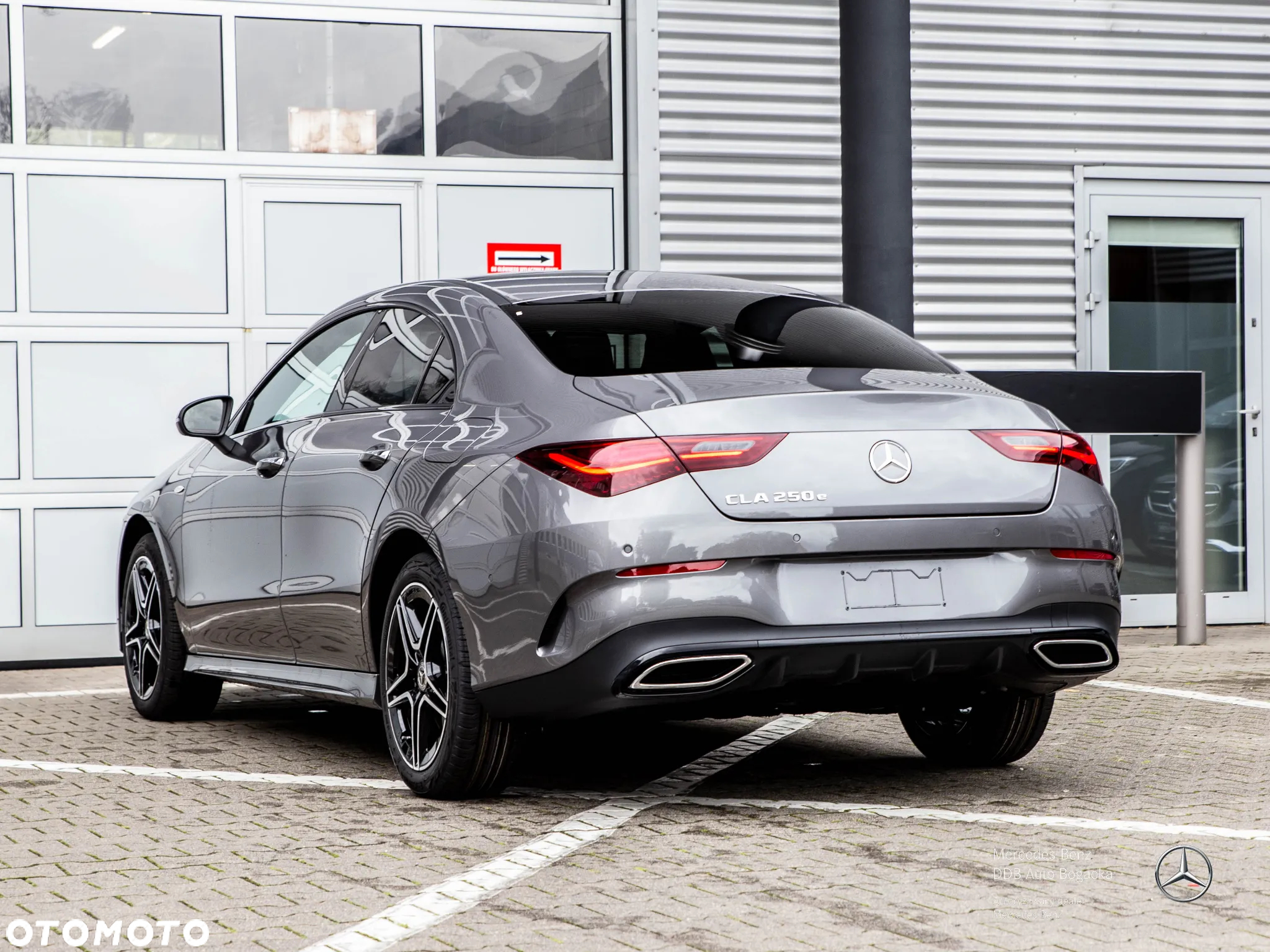 Mercedes-Benz CLA 250 E AMG Line 8G-DCT - 4