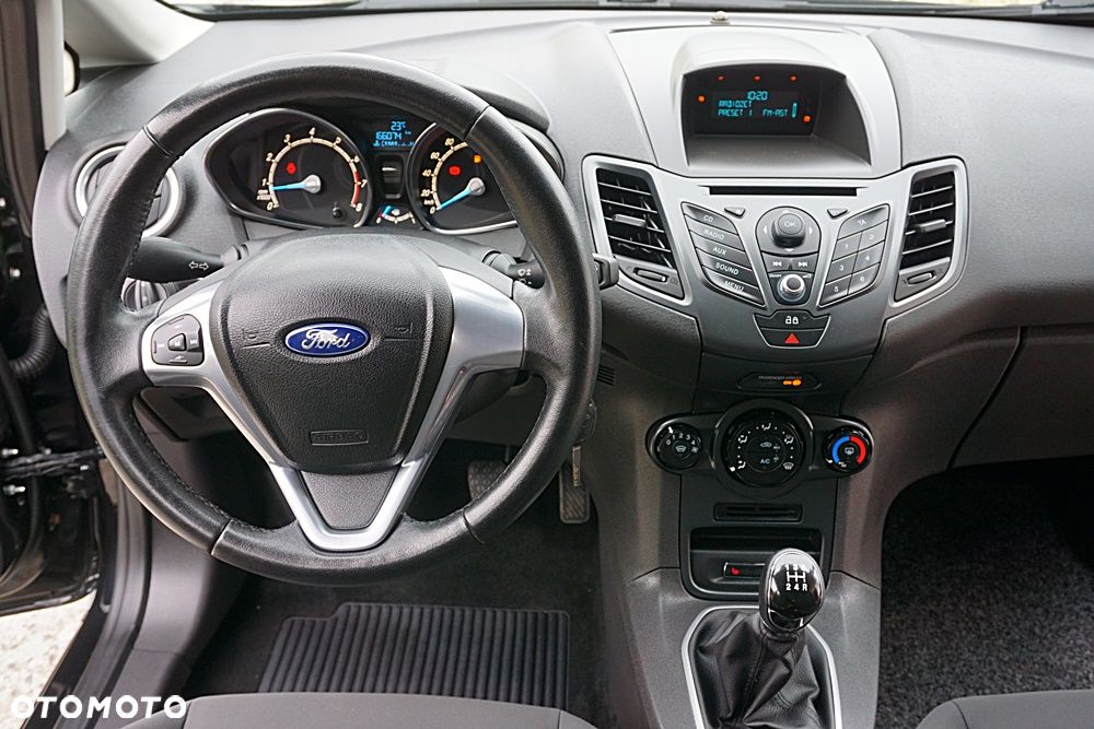 Ford Fiesta 1.25 Celebration - 24