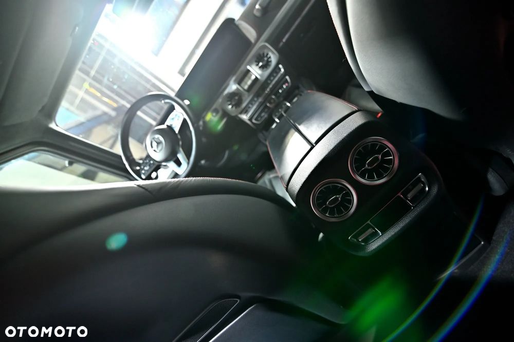 Mercedes-Benz Klasa G 400 d Stronger Than Time Edition - 30