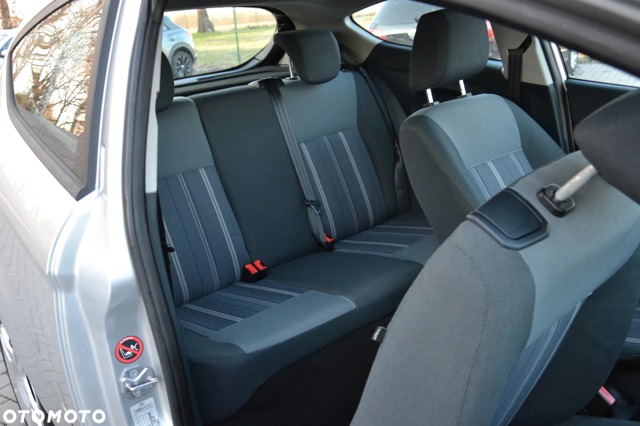 Ford Fiesta 1.6 TDCI Ambiente - 8