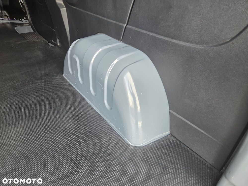 Renault TRAFIC - 33