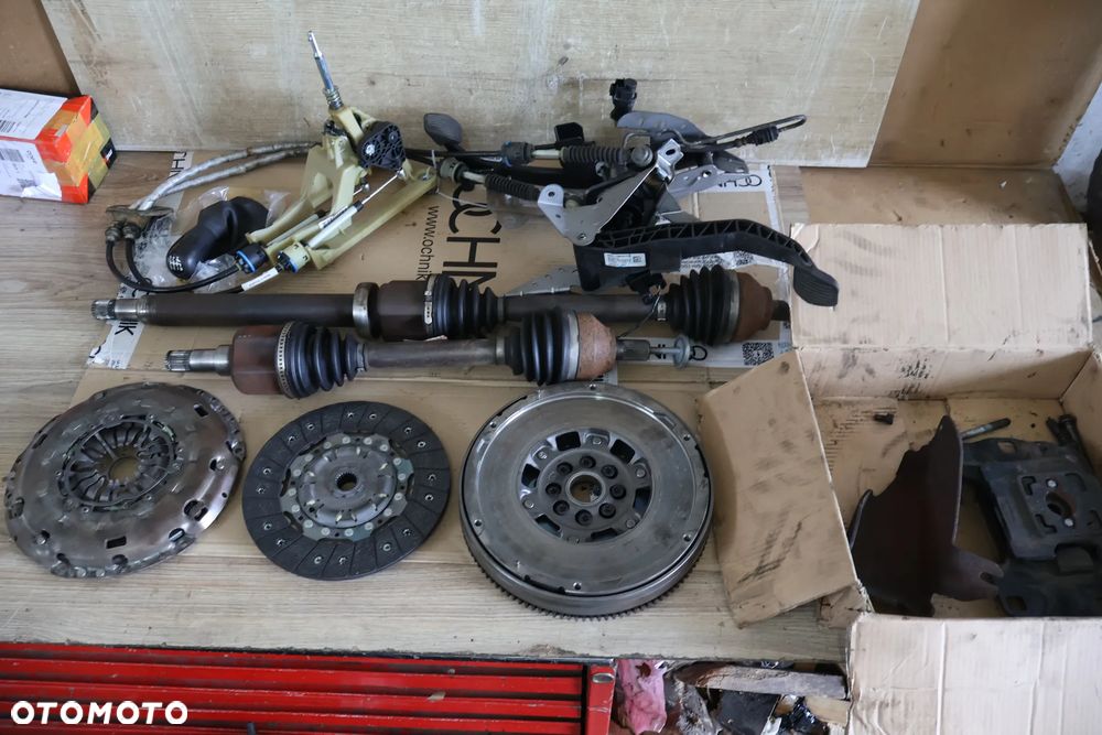 VOLVO V50 C30 S40 II 2.0 136 DIESEL 06-14 SKRZYNIA BIEGÓW ZESTAW DO PRZEKŁADKI PRZEKŁADKA PRZERÓBKA SKRZYNI BIEGÓW AUTOMAT POWERSHIFT NA MANUALNĄ MANUAL KOMPLET EUROPA 6 BIEGÓW SPRZĘGŁO KOŁO DWUMASOWE - 1