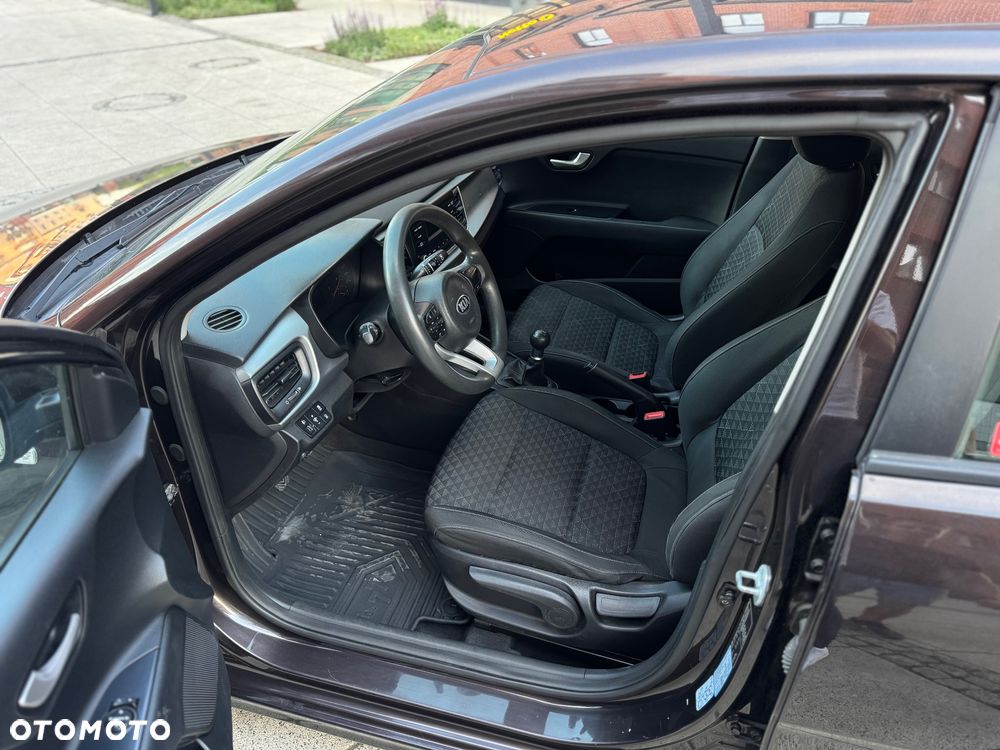 Kia Rio - 10