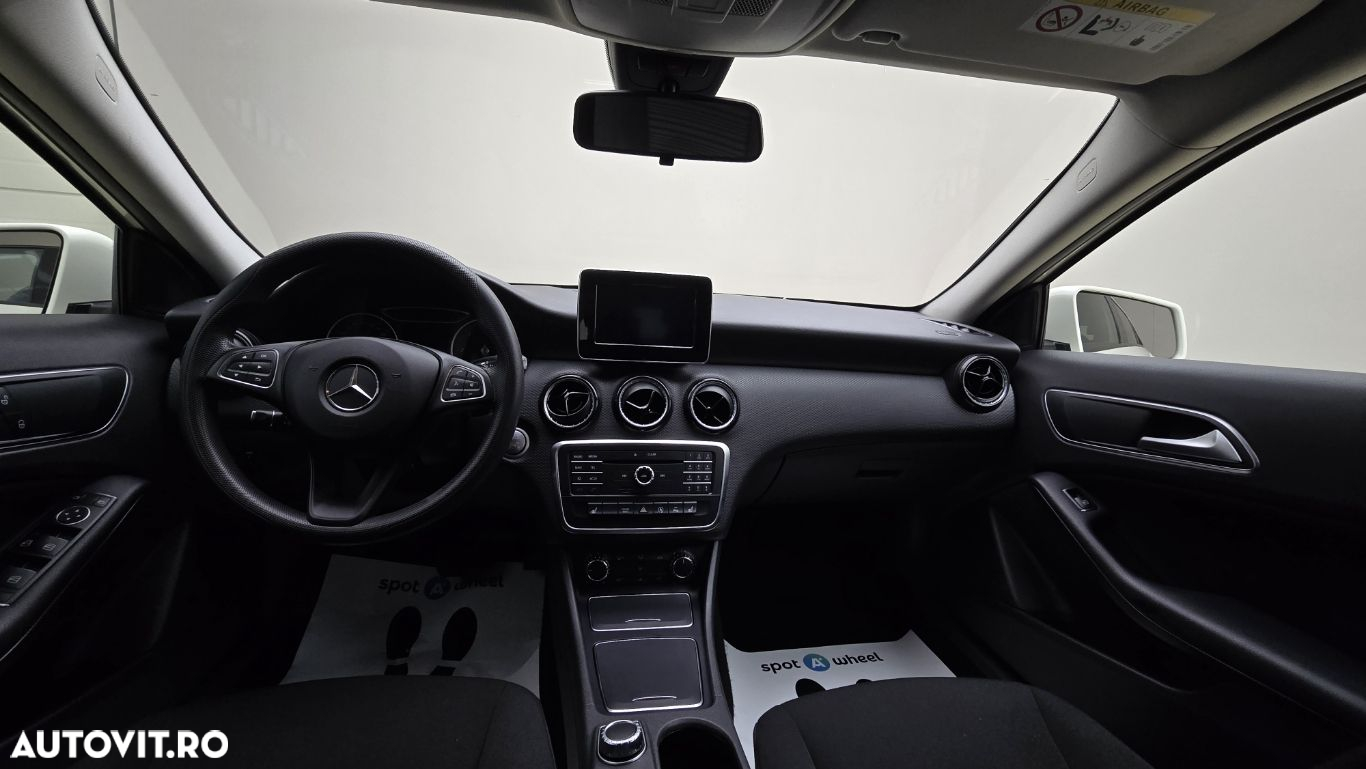 Mercedes-Benz A - 14