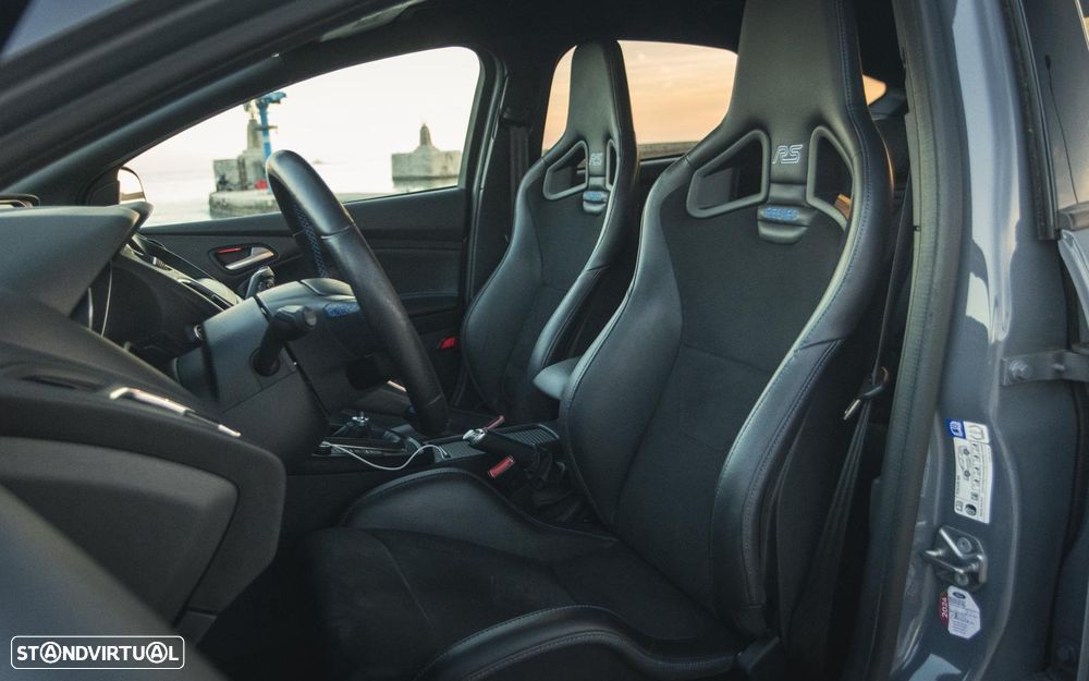 Ford Focus 2.3 EcoBoost RS - 11