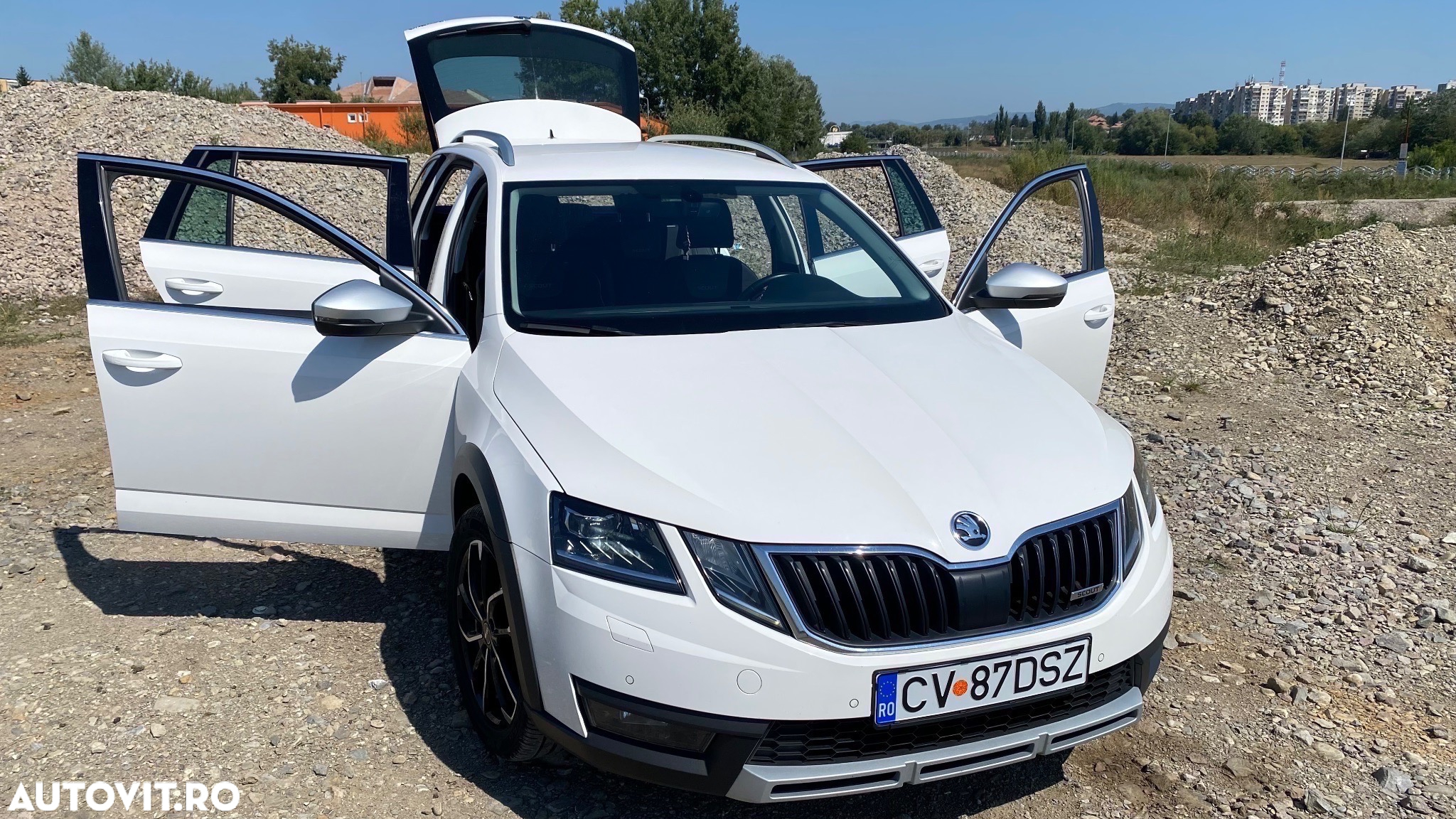 Skoda Octavia Combi 2.0 TDI 4x4 DSG Scout - 16