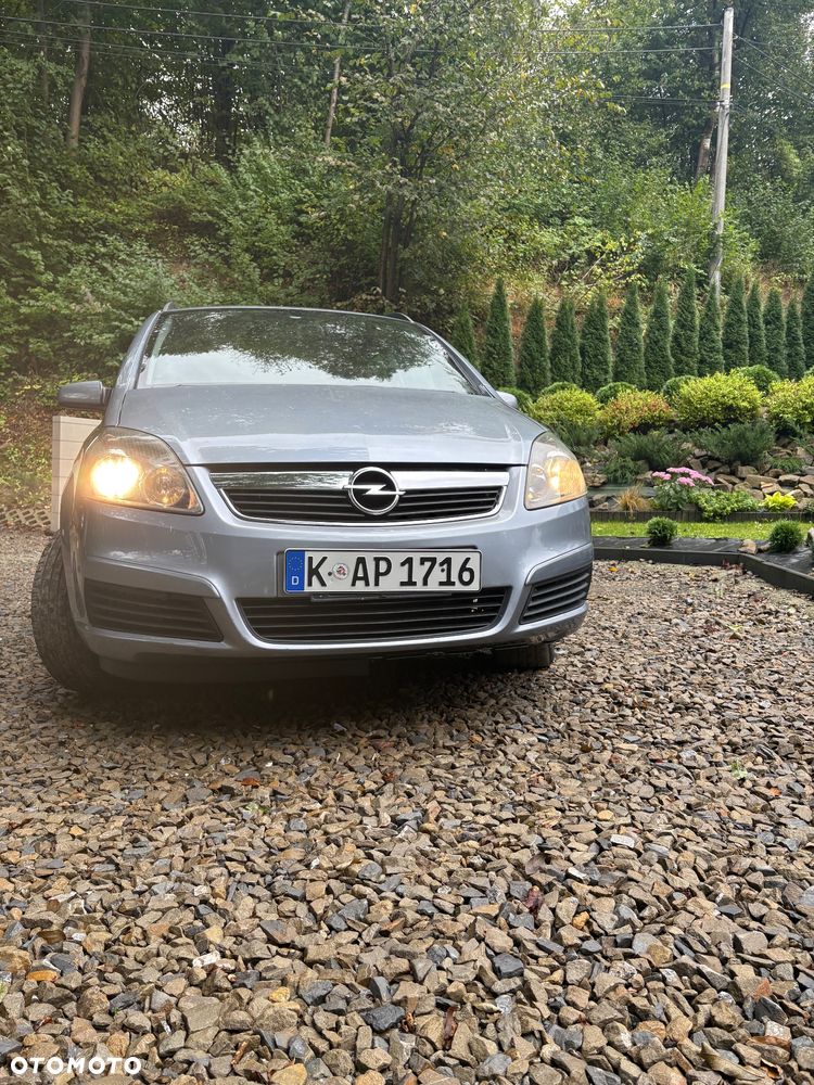 Opel Zafira 1.8 Enjoy - 25