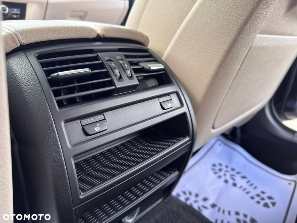 BMW Seria 5 528i xDrive Sport-Aut Luxury Line - 7