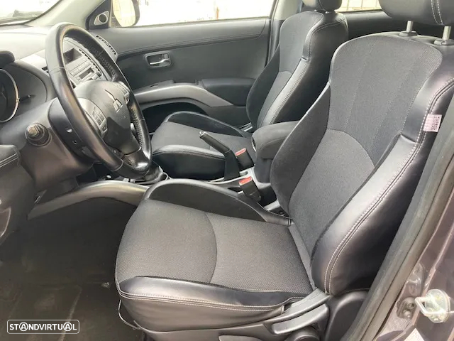 Mitsubishi Outlander 2.2 DI-D Intense - 4
