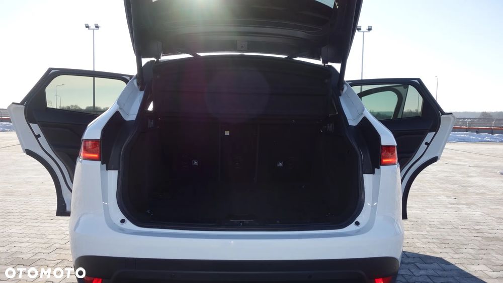 Jaguar F-Pace 2.0 i4D AWD Prestige - 12