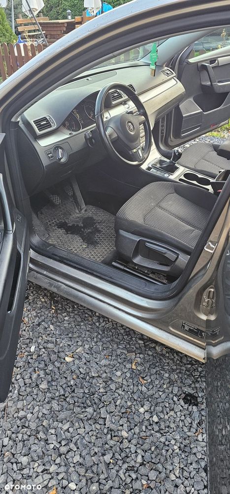 Volkswagen Passat - 9