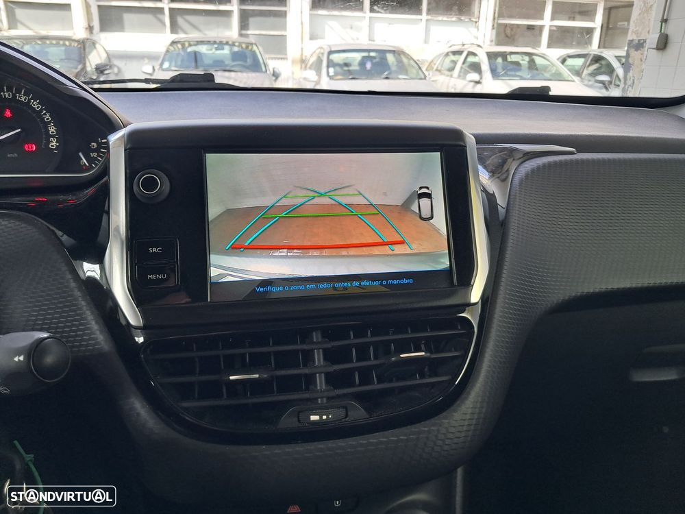 Peugeot 208 1.2 PureTech Style - 6