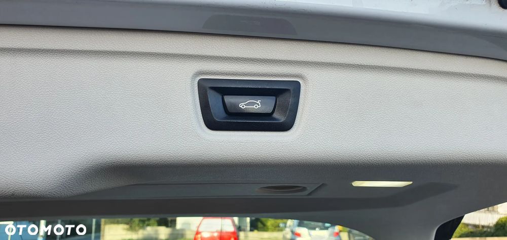 BMW Seria 3 318d - 19
