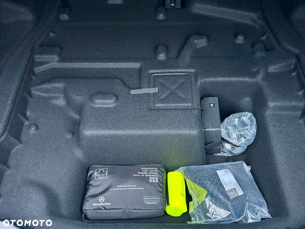 Mercedes-Benz Klasa E 220 d 4-Matic - 25