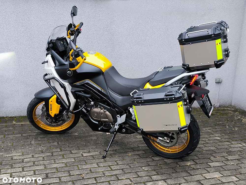 QJMOTOR SVT 650X - 19