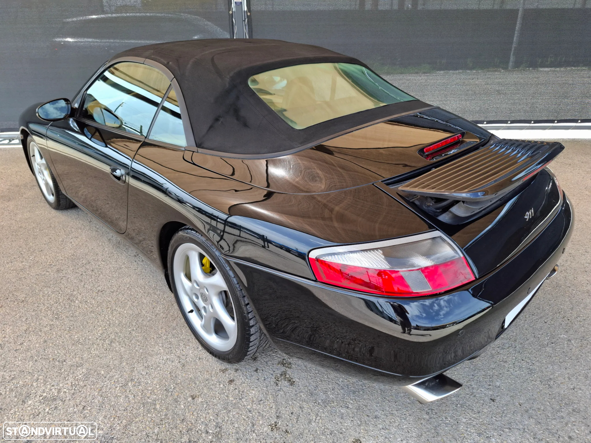 Porsche 911 (996) Carrera Cabrio - 22