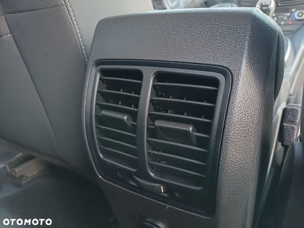 Ford Kuga - 25