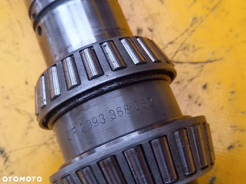 Wałek kosza sprzęgła ZF  Deutz Fahr Agrotron 106 - 2