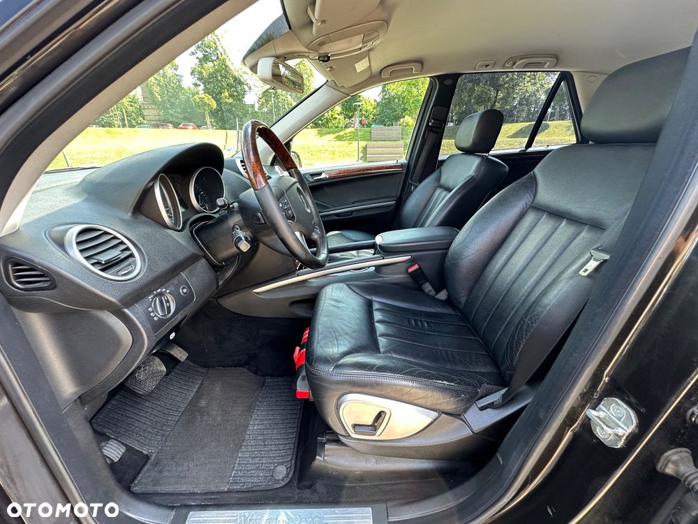 Mercedes-Benz ML - 23