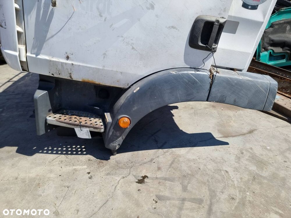 STOPIEŃ LEWY MAN TGM 15.250 - 1