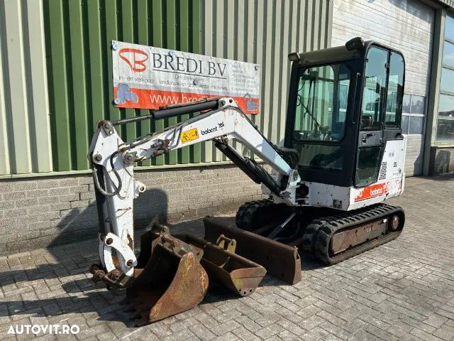 Bobcat 325 - 4