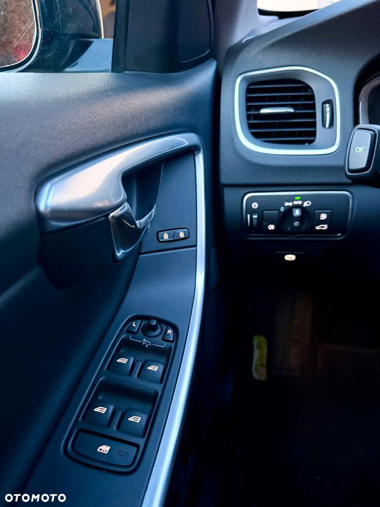 Volvo V60 Cross Country D4 AWD Geartronic Pro - 15