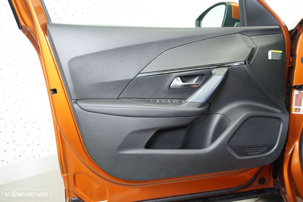 Peugeot 2008 1.2 PureTech Allure Pack - 19