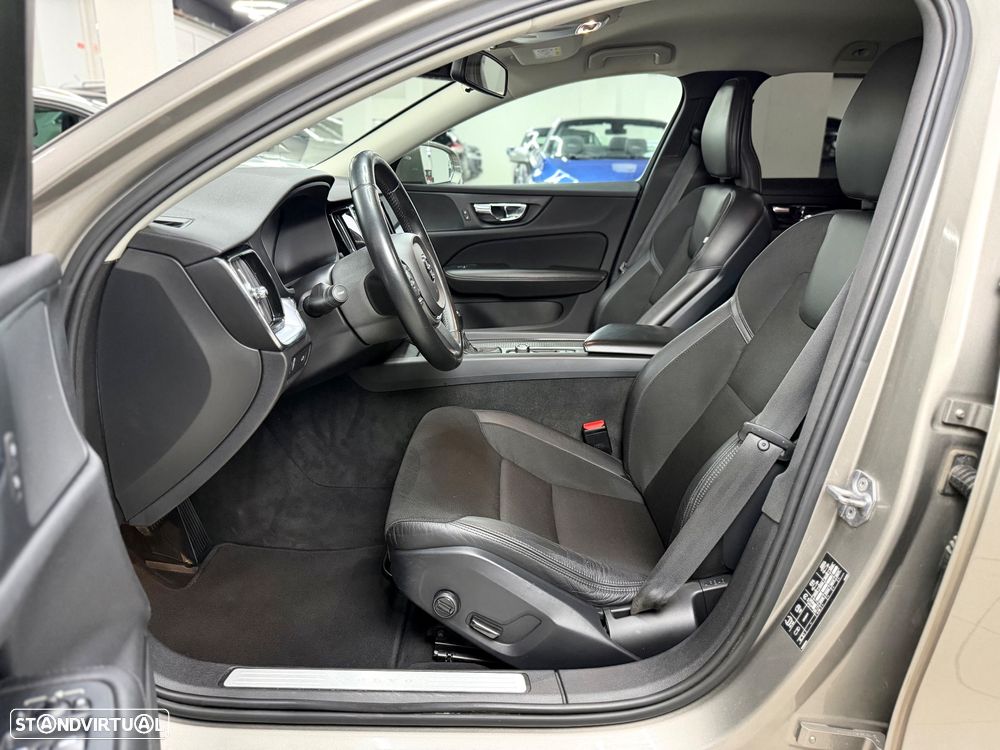 Volvo V60 2.0 D3 Momentum Core Geartronic - 14