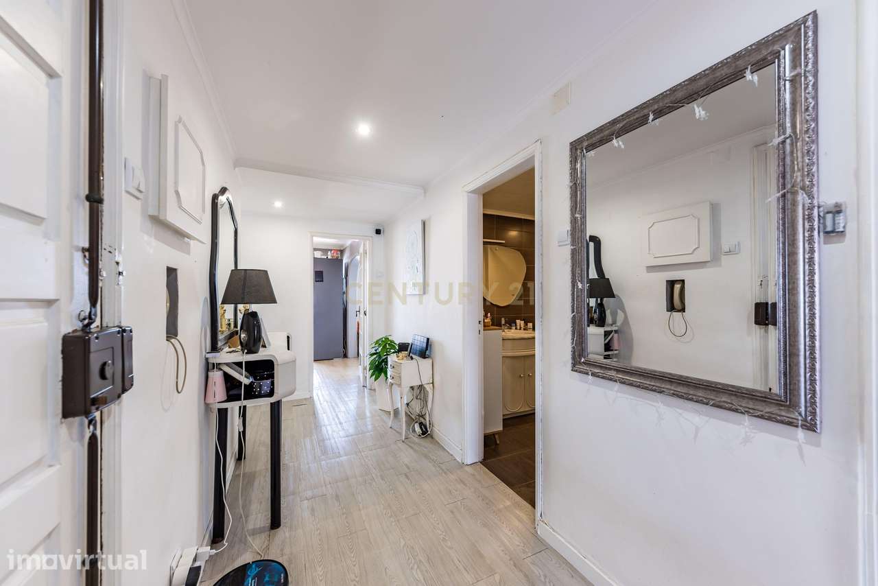Apartamento T3 à Venda em Almada, Laranjeiro - Grande imagem: 4/30