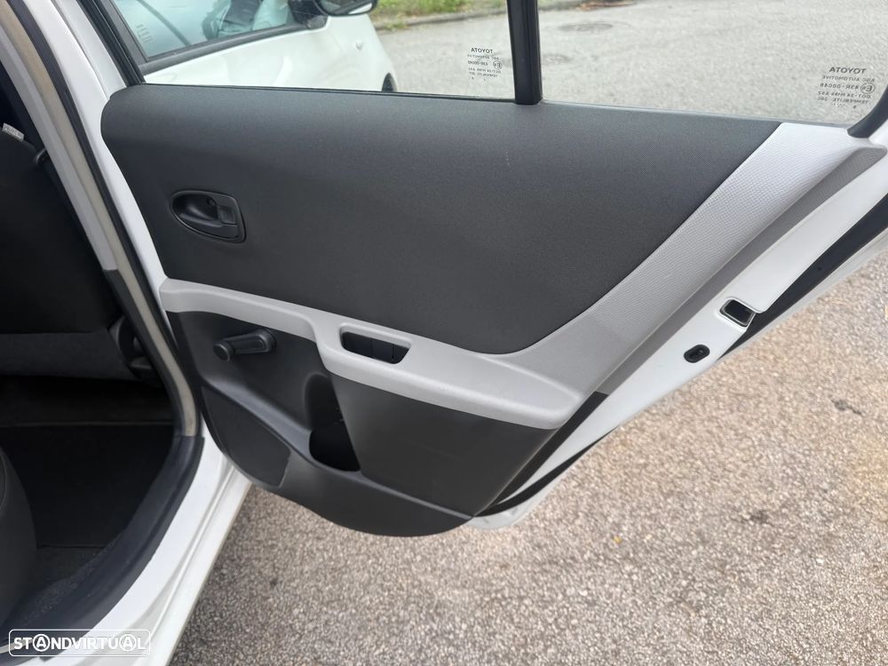 Toyota Yaris 1.0 VVT-i AC - 16