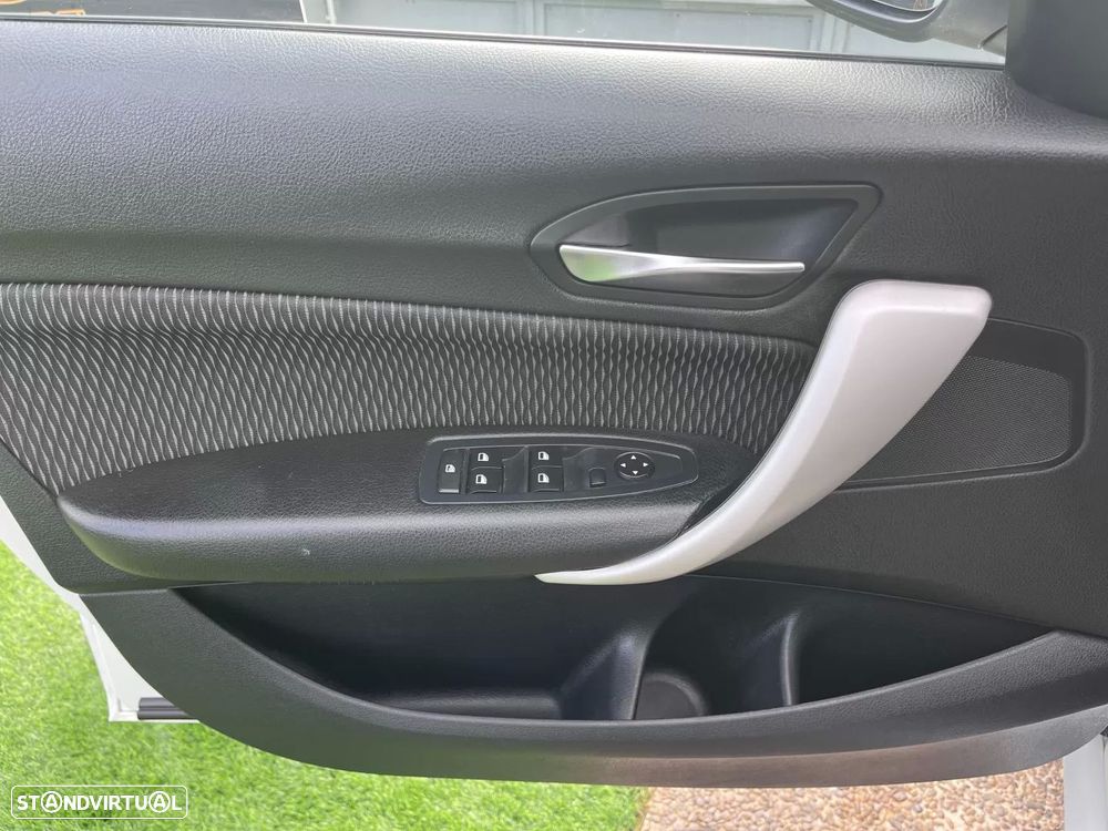 BMW 116 d Sport Line - 25