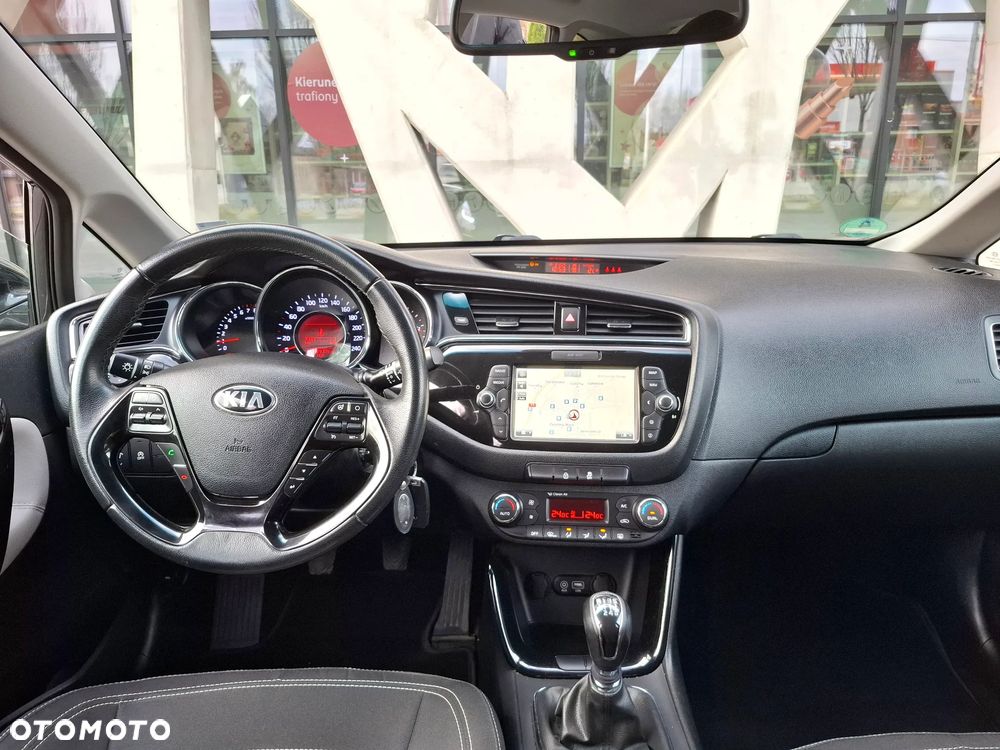 Kia Ceed 1.6 GDI Platinum Edition - 31