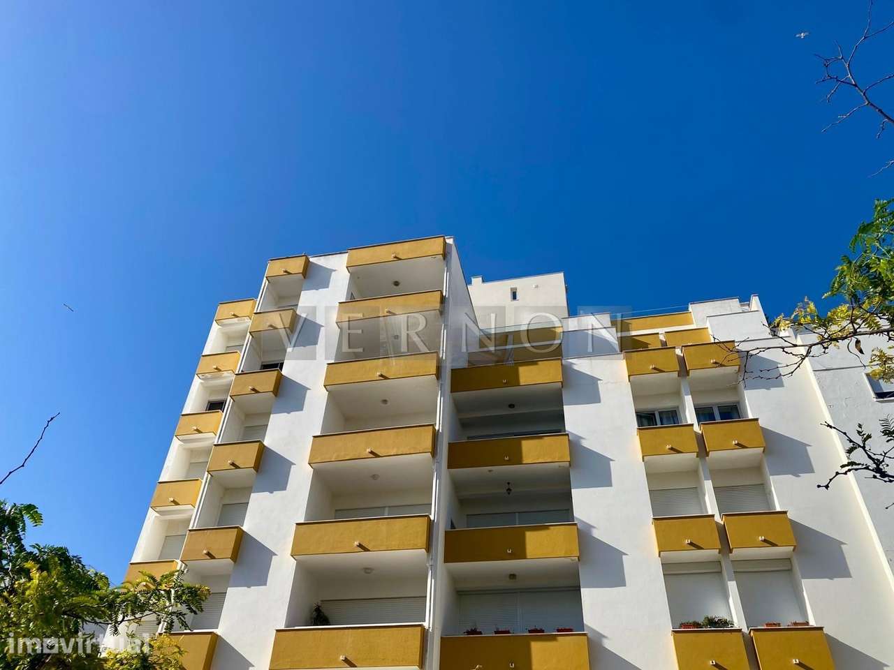 Algarve para venda apartamento T2 com Vista Mar a 50m da Praia da Roch - Grande imagem: 2/24