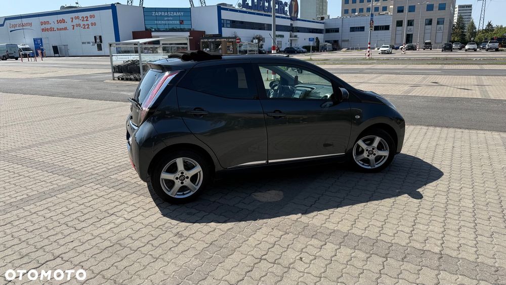 Toyota Aygo x-wave - 16